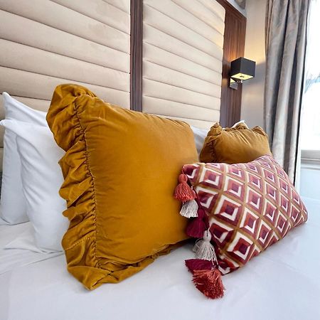 Maitrise Hotel Лондон Экстерьер фото