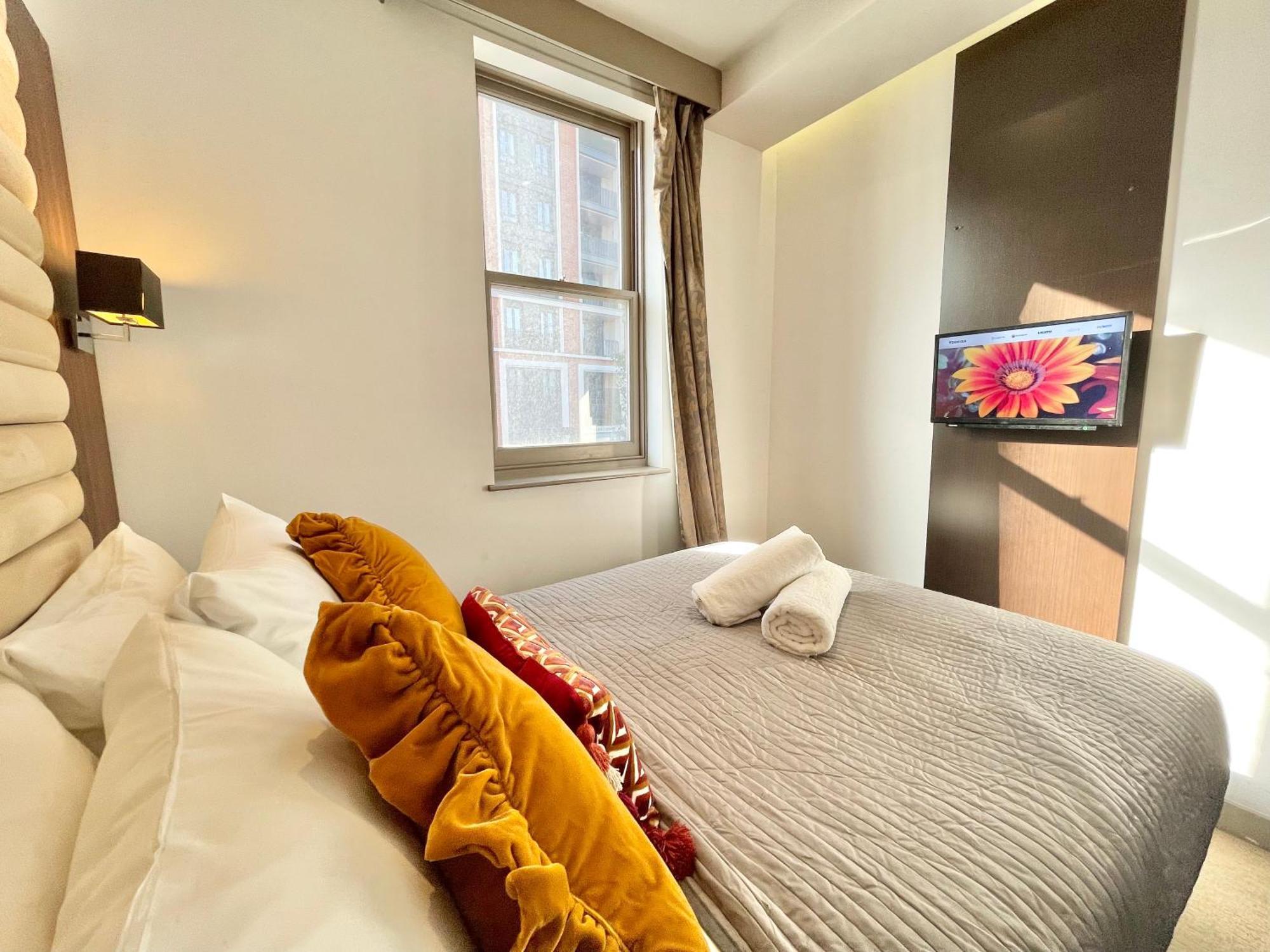 Maitrise Hotel Лондон Экстерьер фото