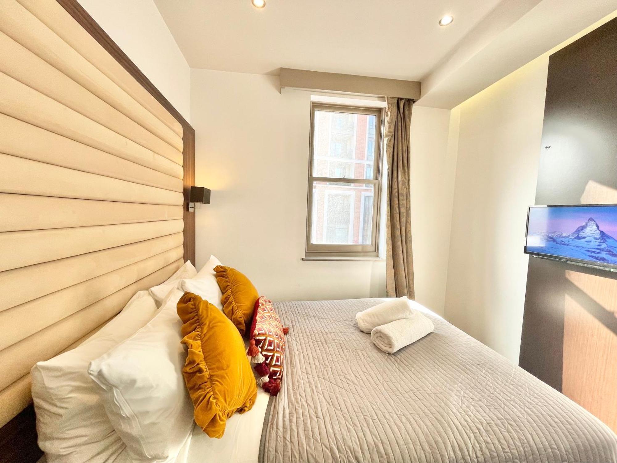 Maitrise Hotel Лондон Экстерьер фото