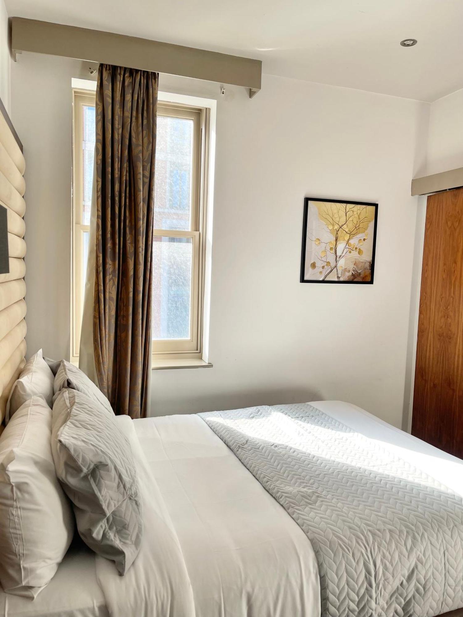 Maitrise Hotel Лондон Экстерьер фото