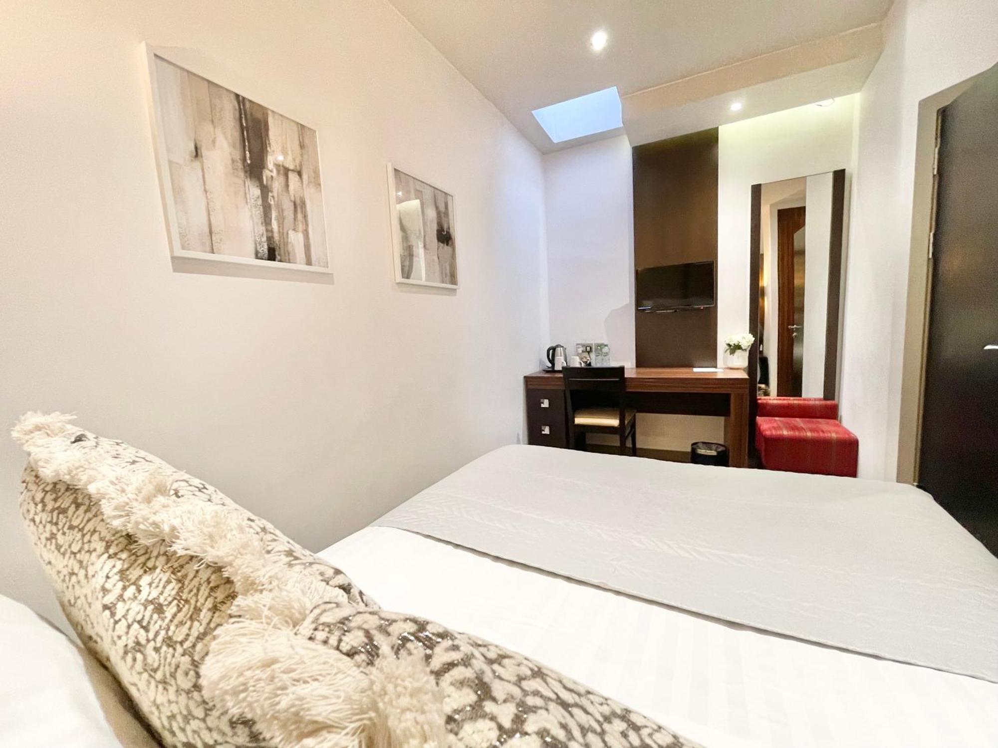Maitrise Hotel Лондон Экстерьер фото