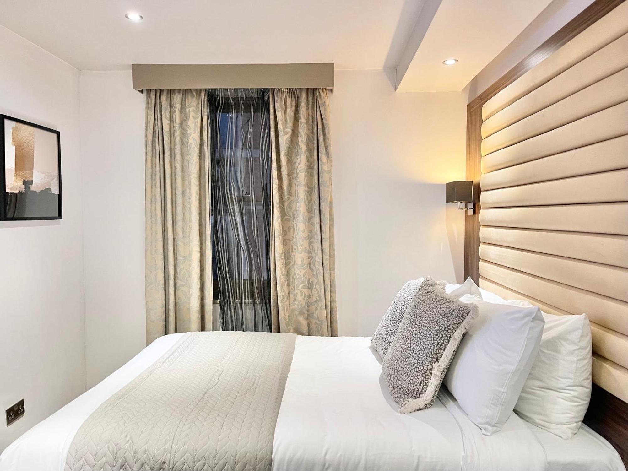Maitrise Hotel Лондон Экстерьер фото