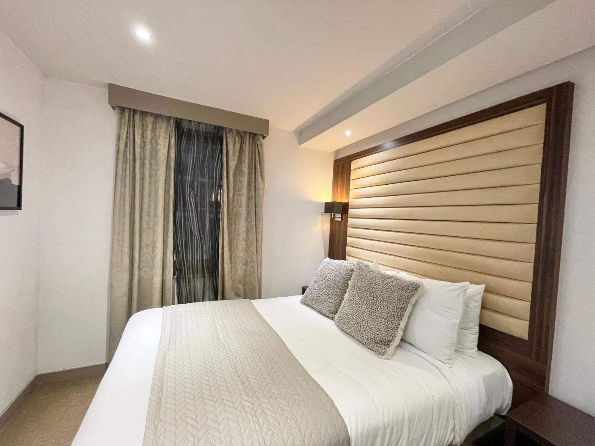 Maitrise Hotel Лондон Экстерьер фото