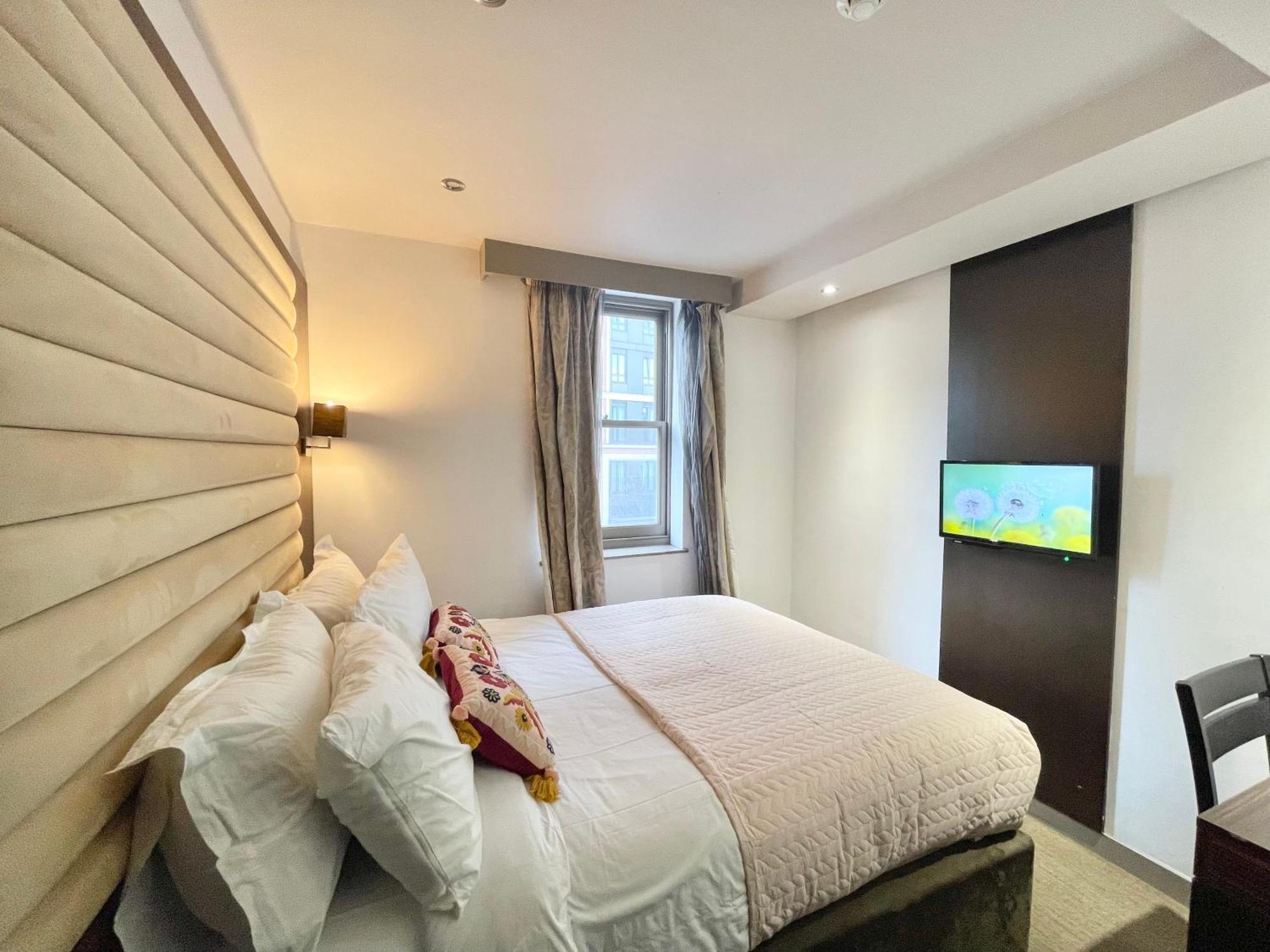 Maitrise Hotel Лондон Экстерьер фото