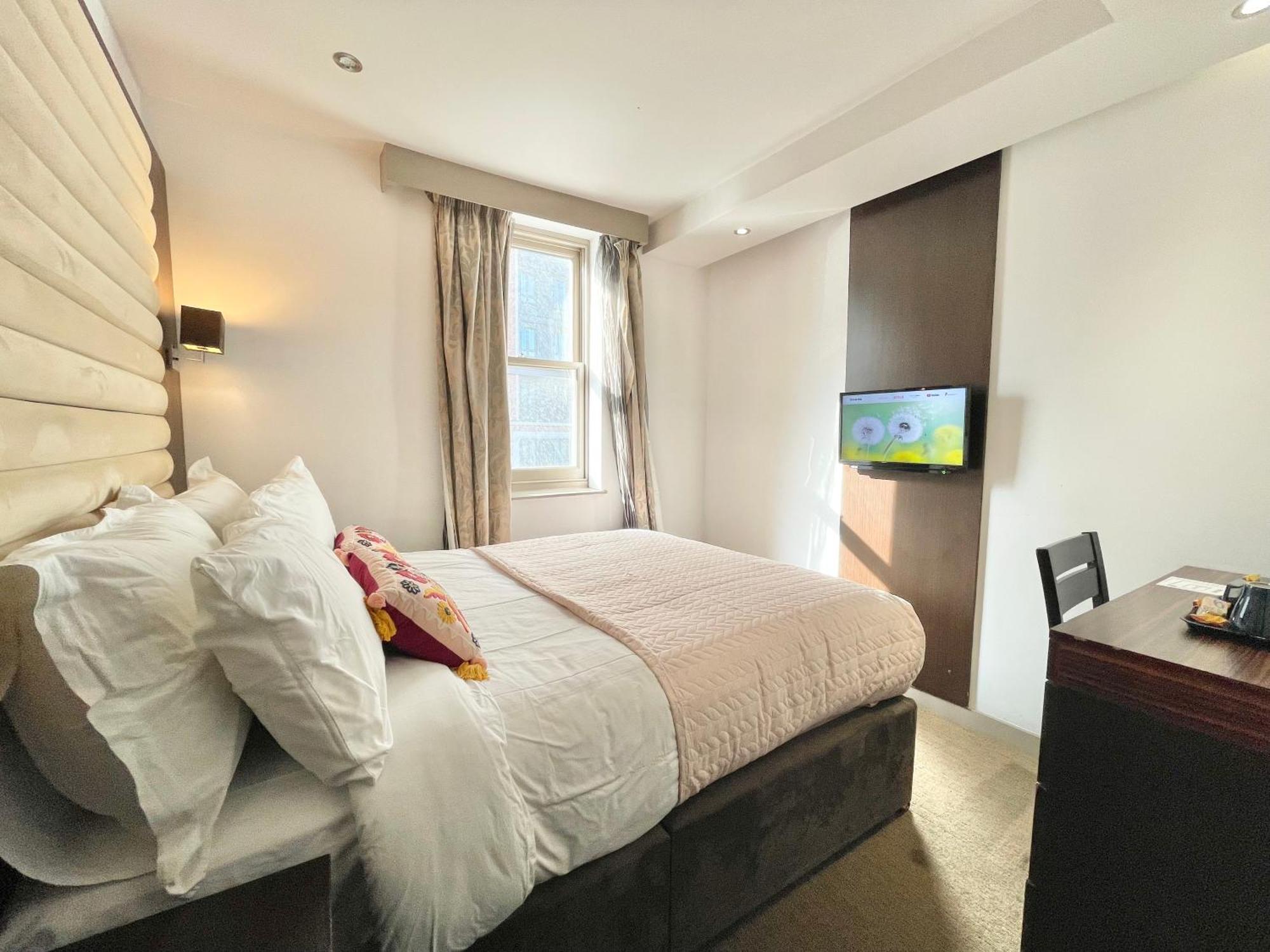 Maitrise Hotel Лондон Экстерьер фото