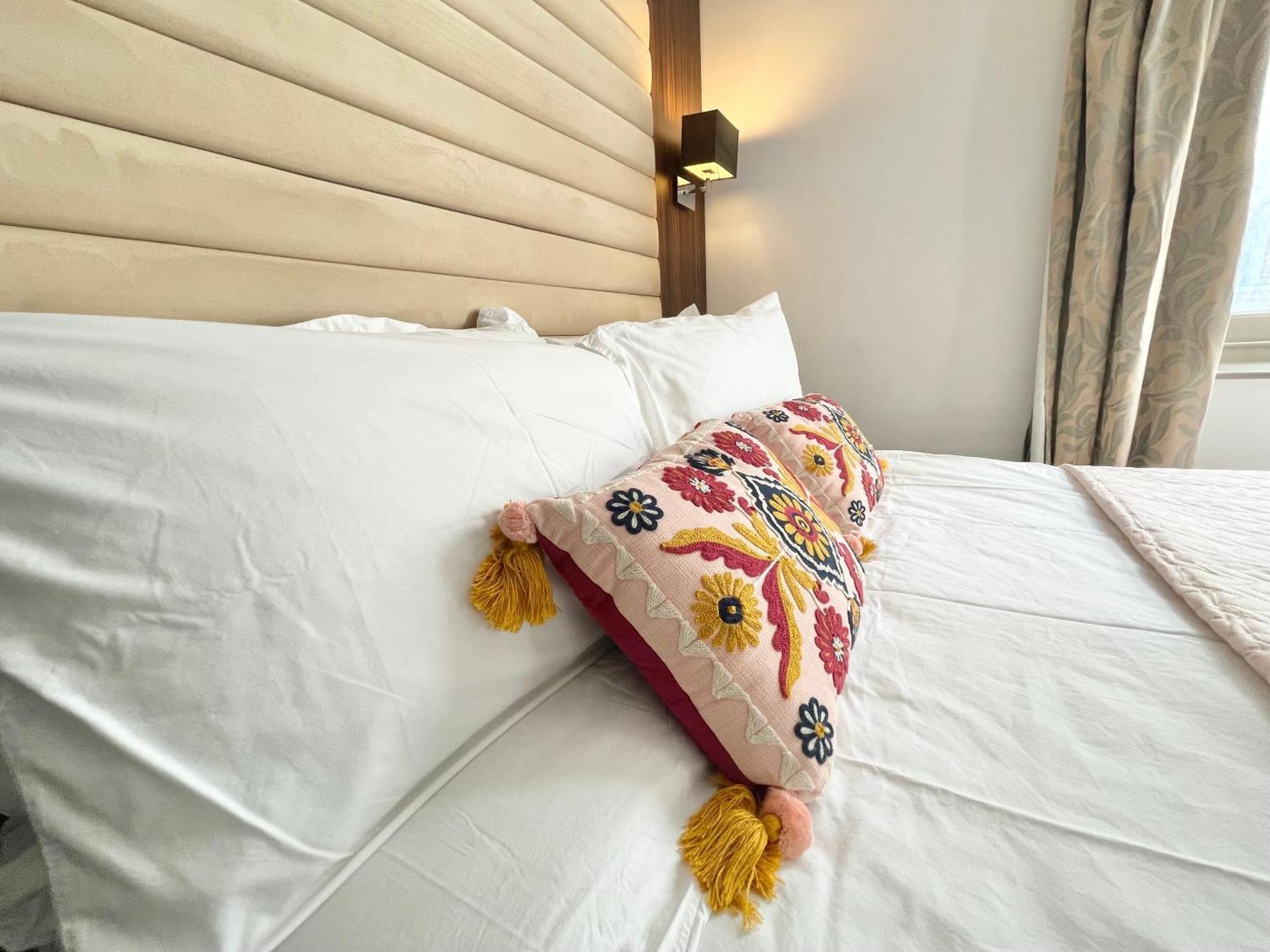 Maitrise Hotel Лондон Экстерьер фото