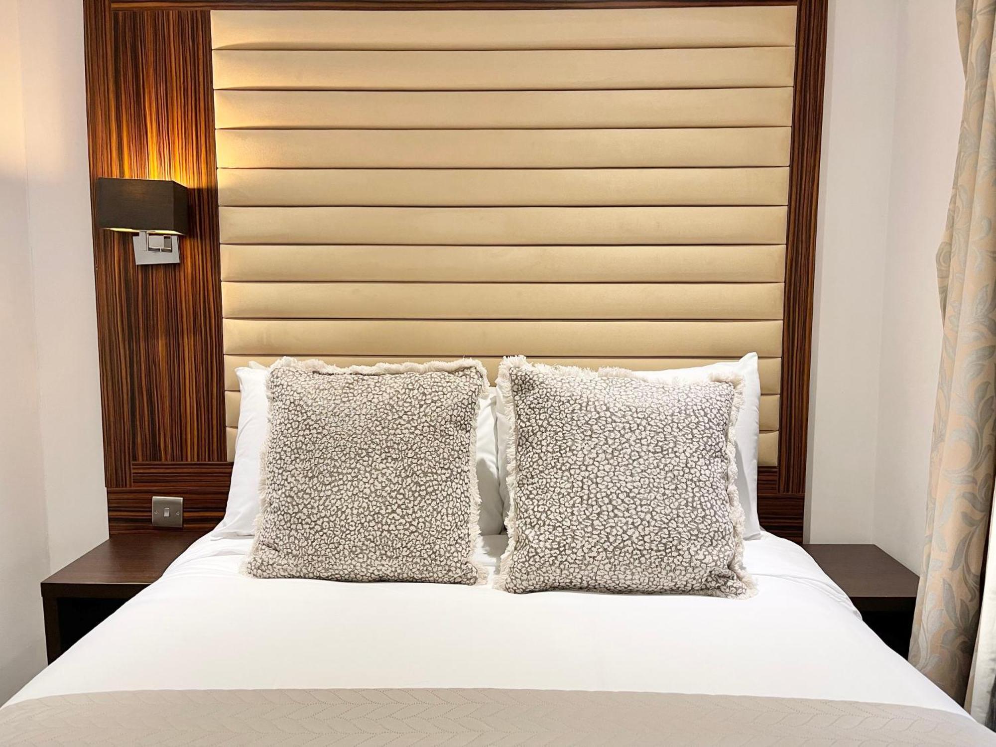 Maitrise Hotel Лондон Экстерьер фото