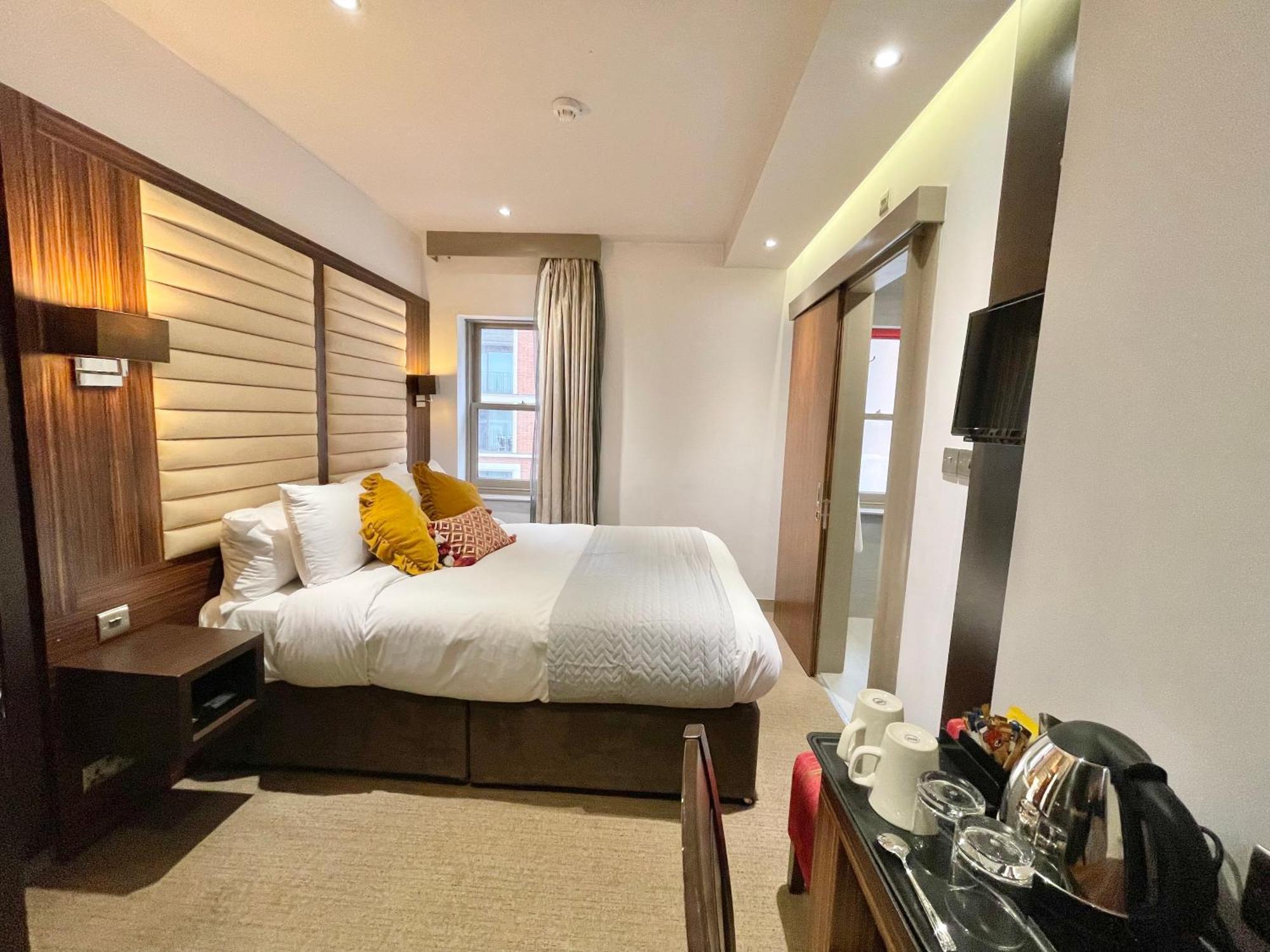 Maitrise Hotel Лондон Экстерьер фото