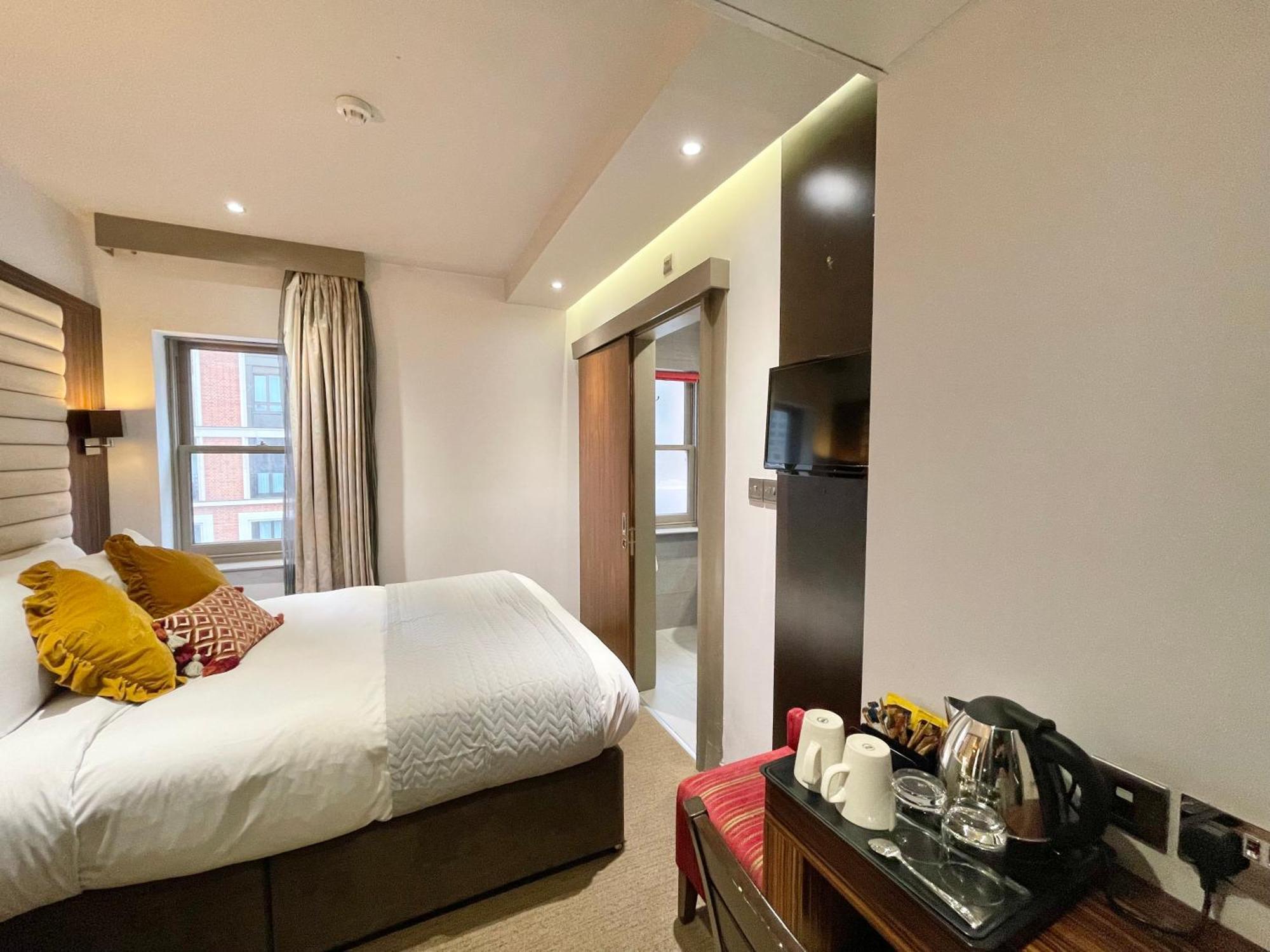 Maitrise Hotel Лондон Экстерьер фото