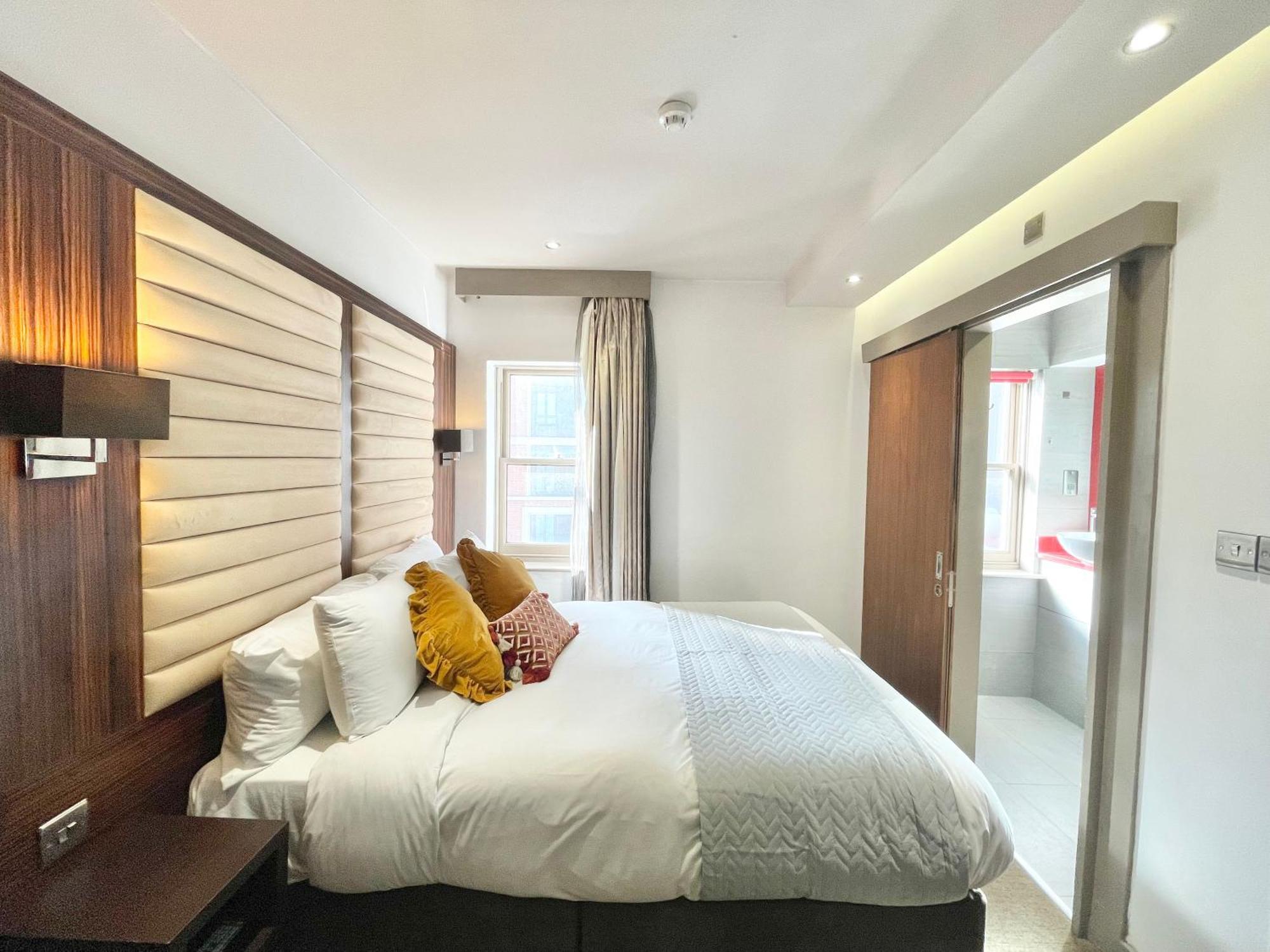 Maitrise Hotel Лондон Экстерьер фото