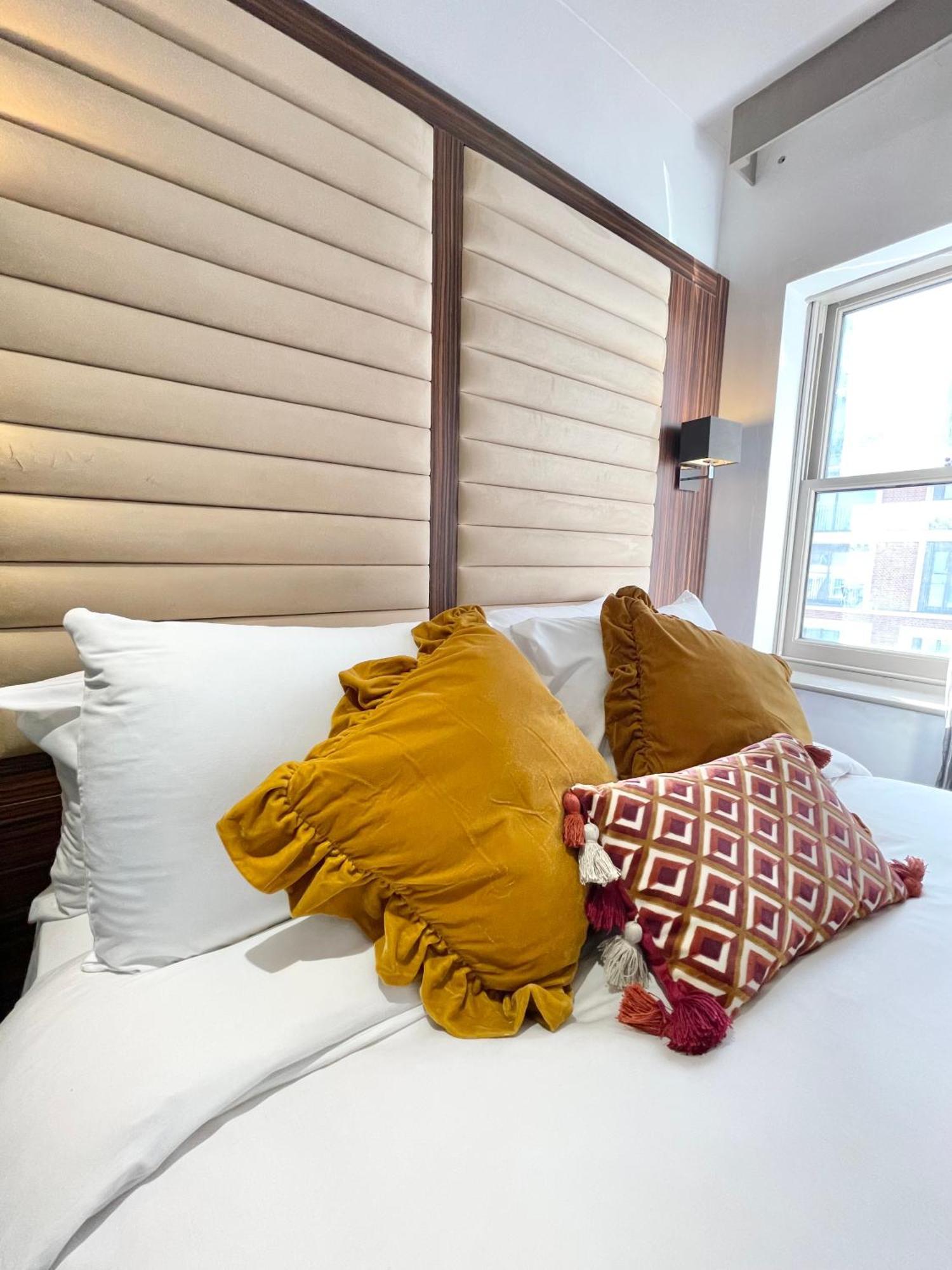 Maitrise Hotel Лондон Экстерьер фото