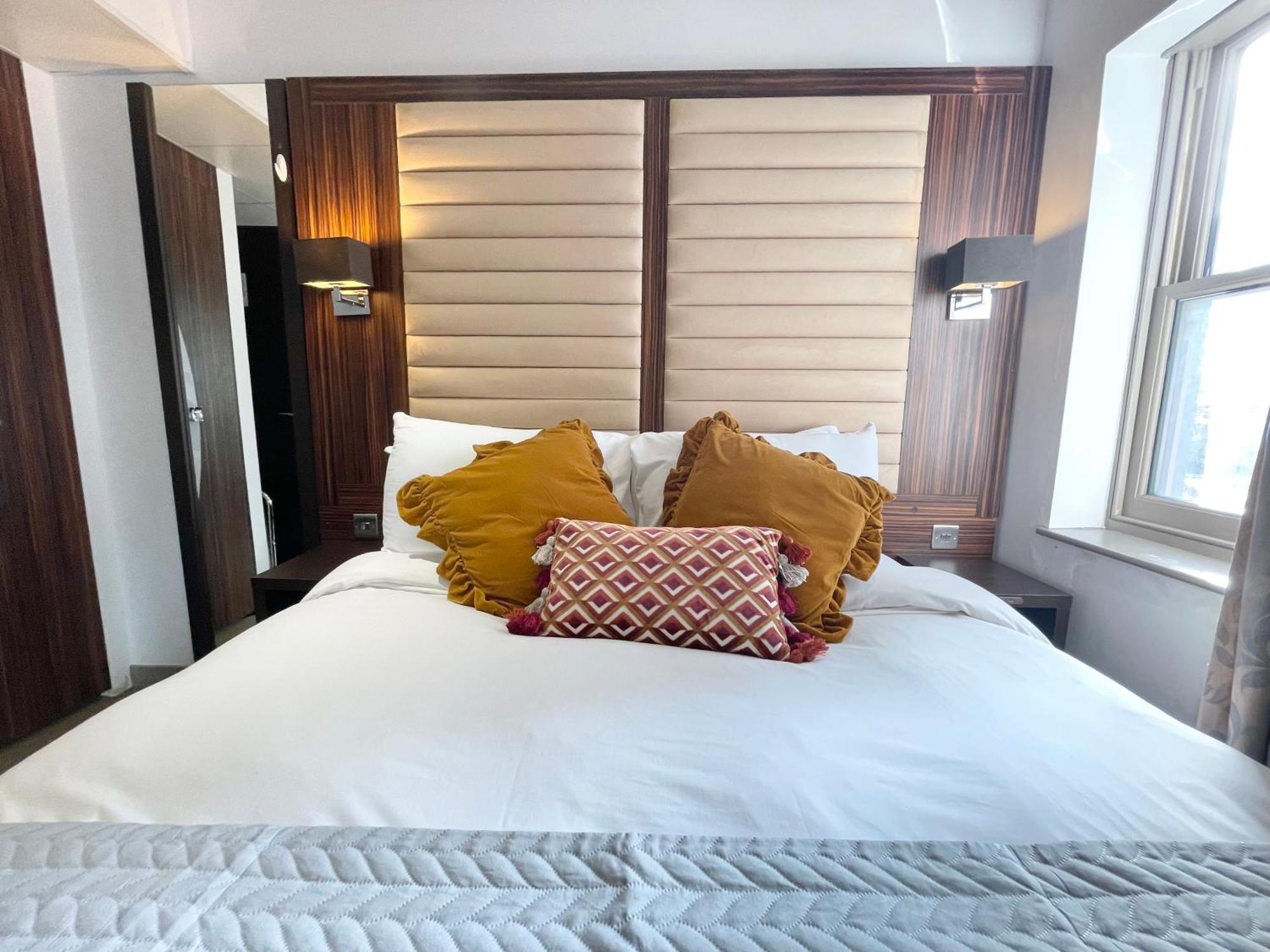 Maitrise Hotel Лондон Экстерьер фото