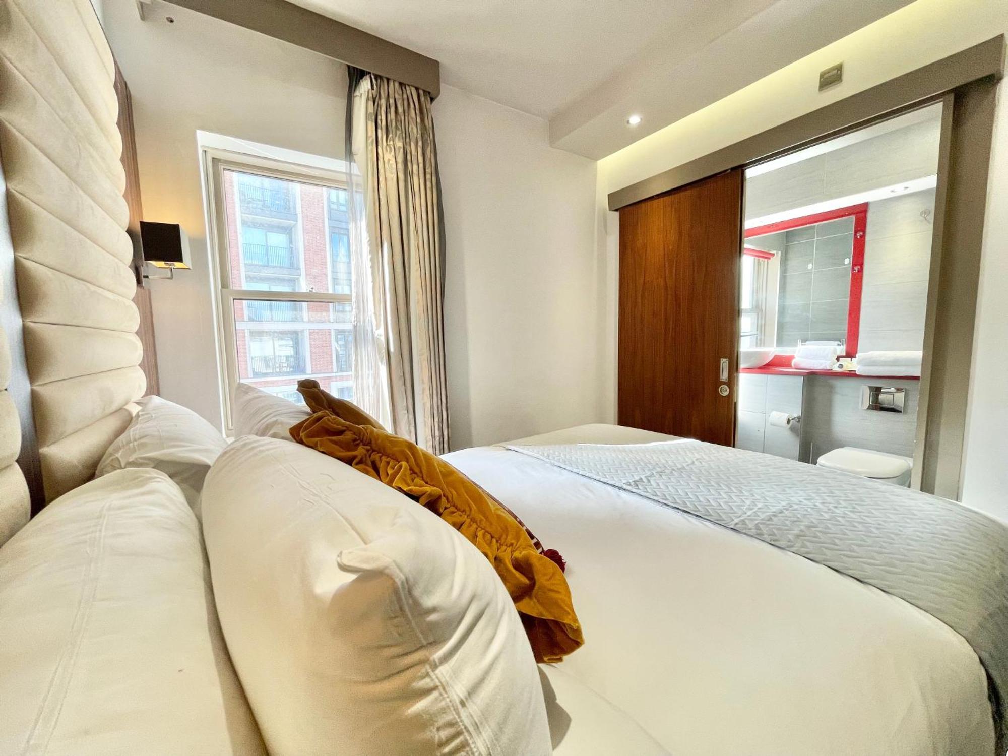 Maitrise Hotel Лондон Экстерьер фото