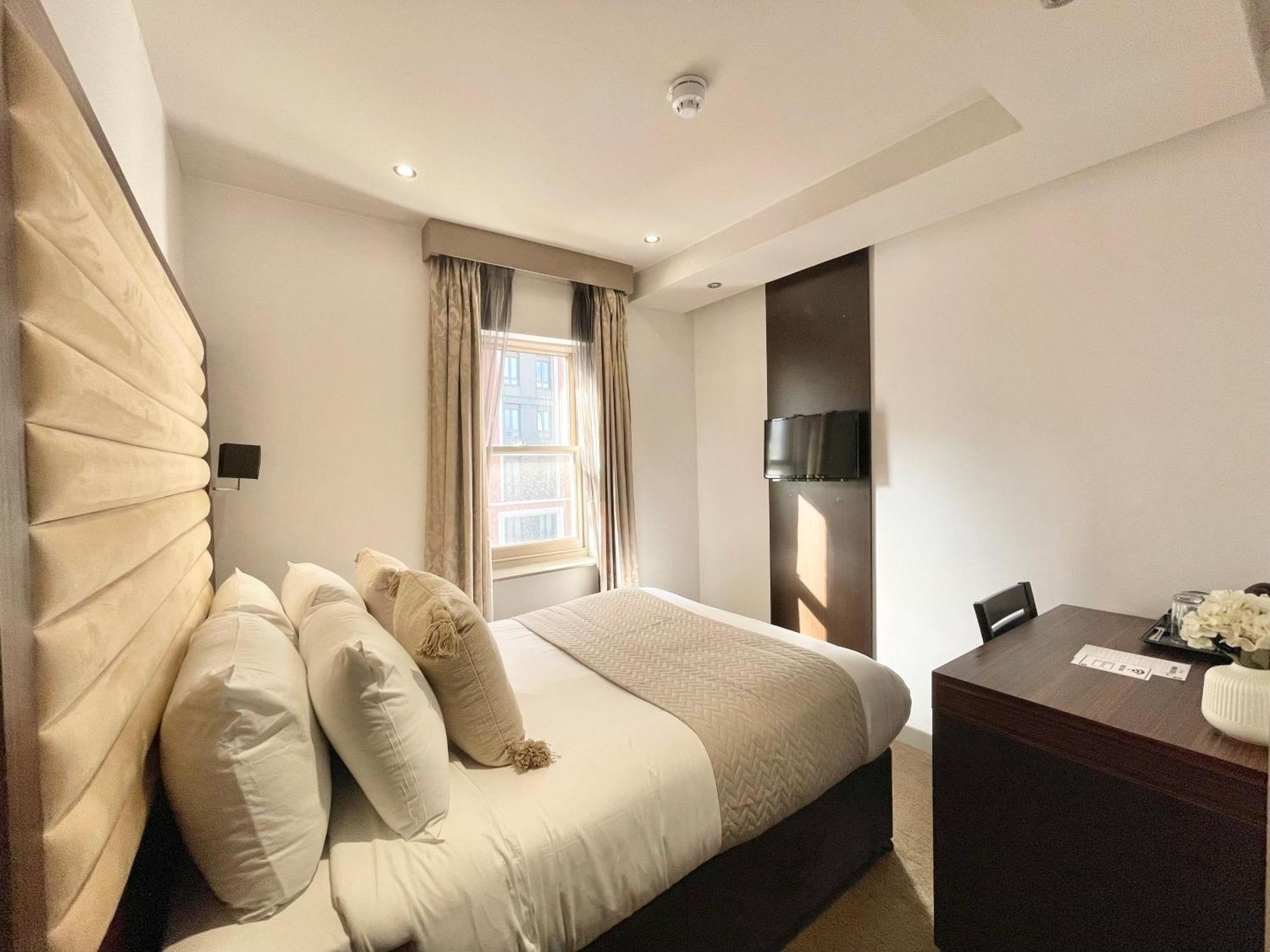 Maitrise Hotel Лондон Экстерьер фото